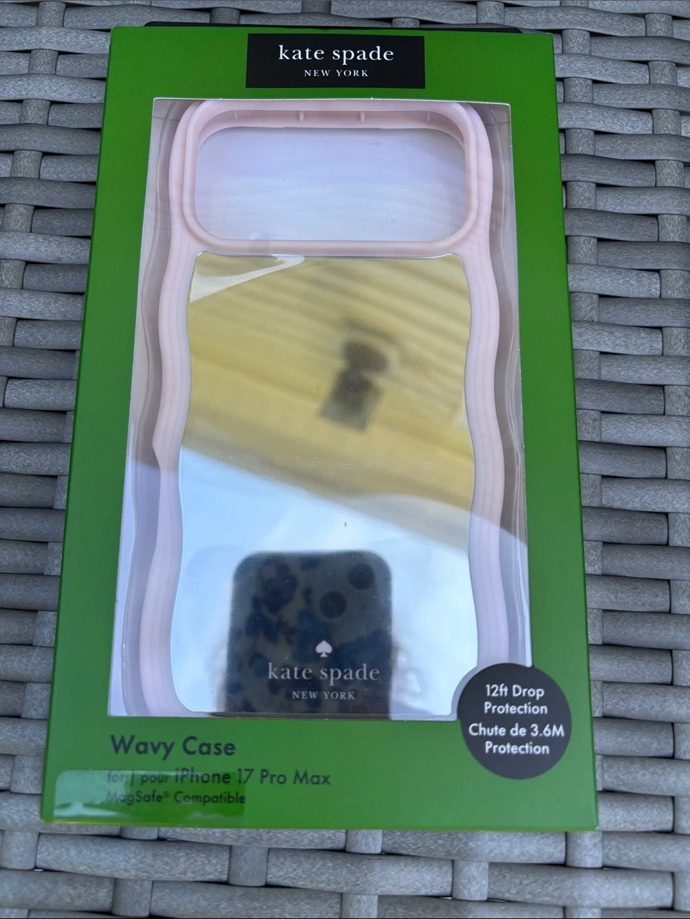 Kate Spade Wavy iPhone 17 Pro Max Phone Case
